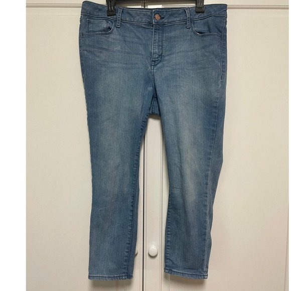 Old Navy Rockstar Mid-Rise Blue Denim Cropped Jeans - Size 14 - Picture 1 of 4